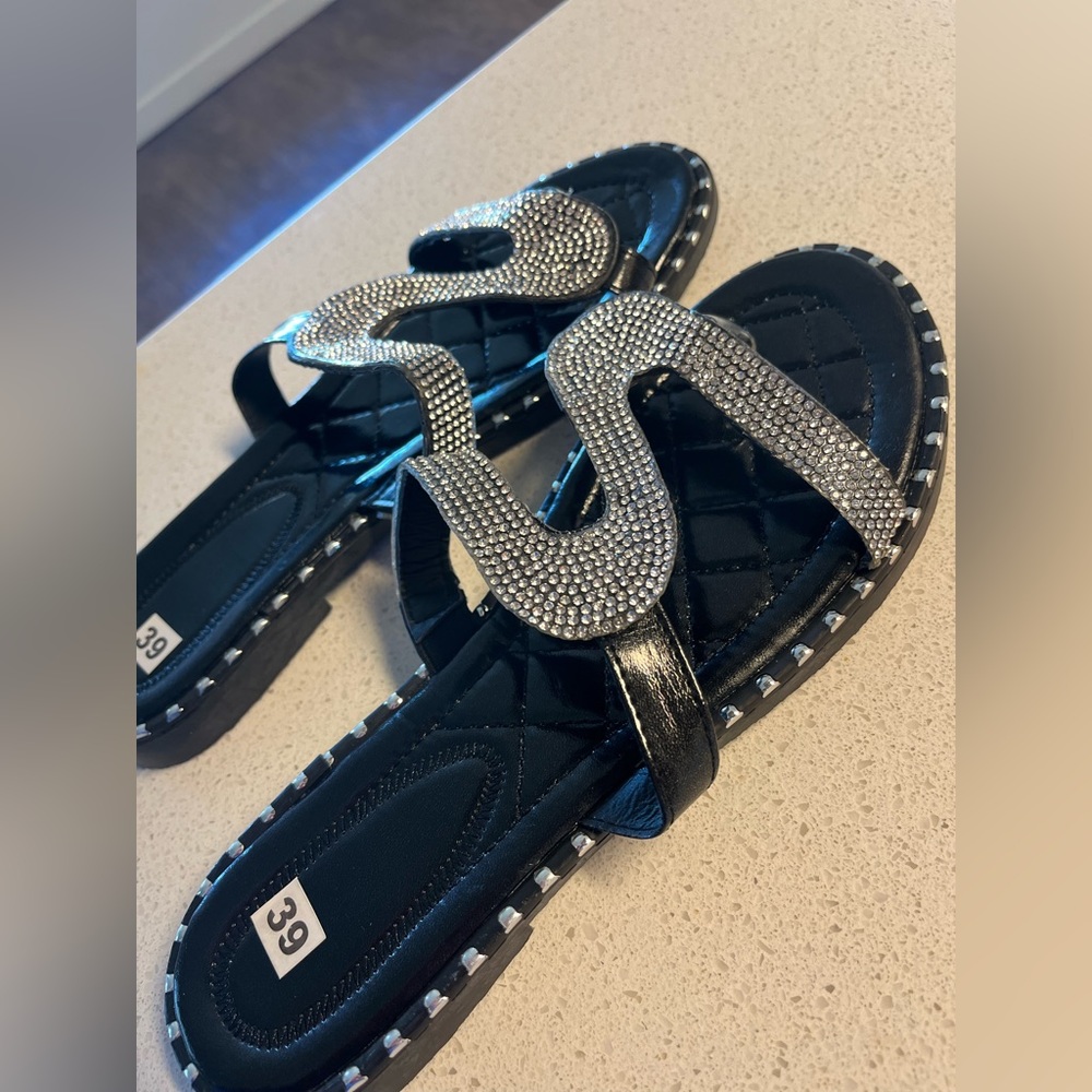 Sandals - Picture 2 of 4